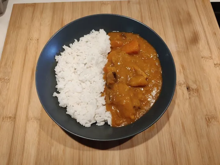 Cover picture for Karē ,Raisu (Japanese curry)